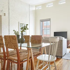 https://sonder-ellis-square-vr.top-hotels-in-savannah.com